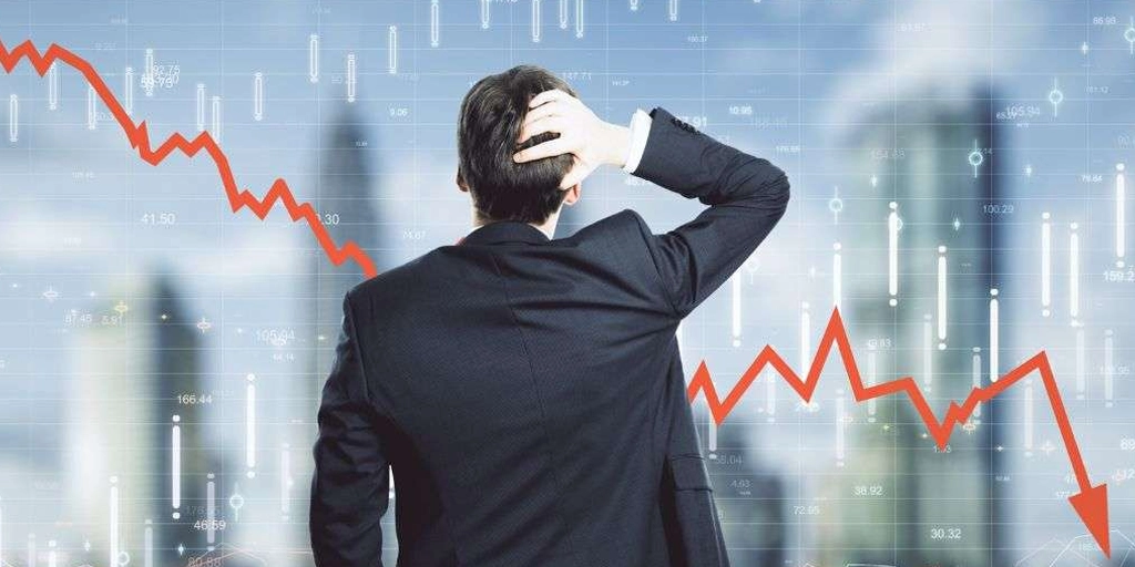 Common investment mistakes leading to losses during market downturns and volatile conditions